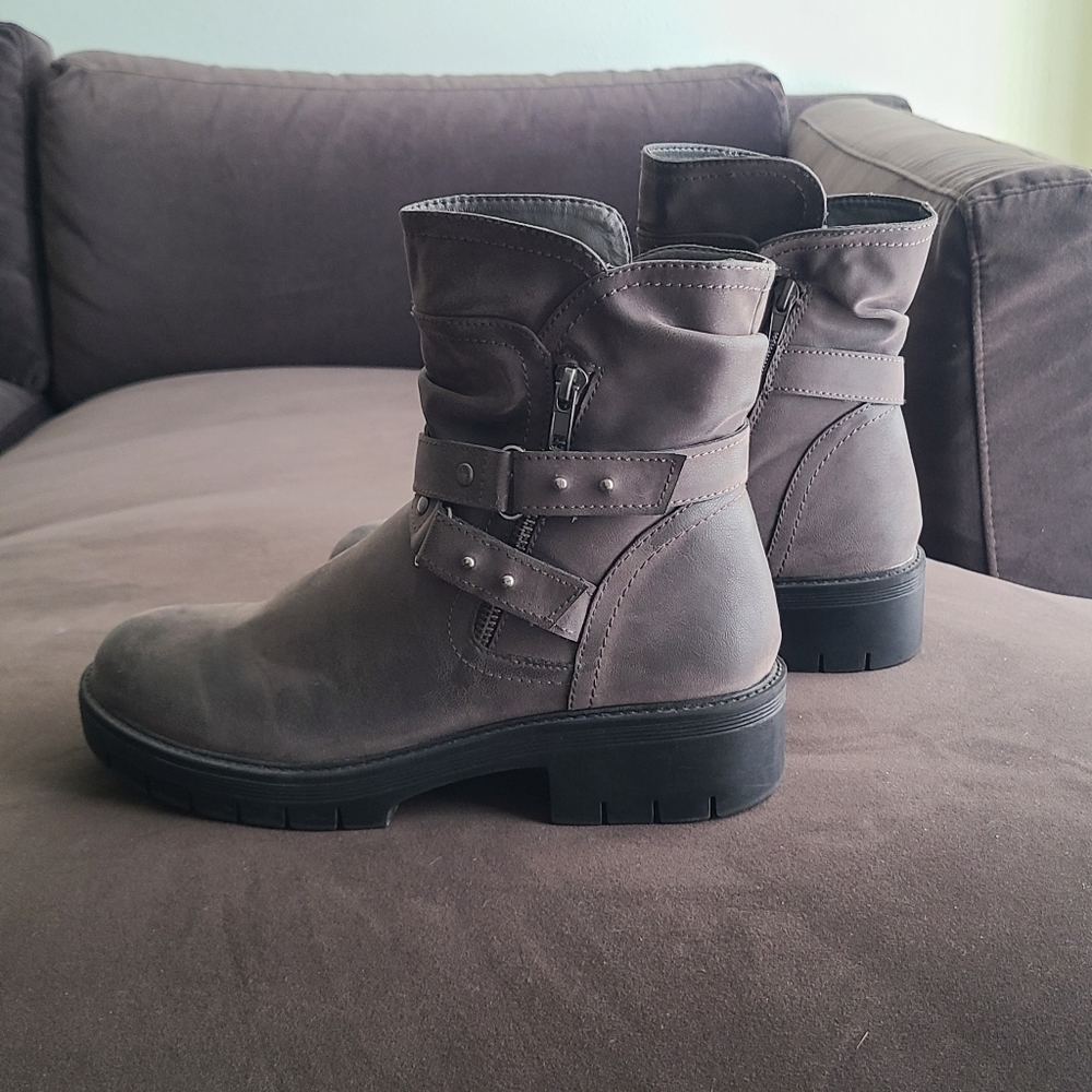 Gray Ankle Boots from Maurices - Size 9
